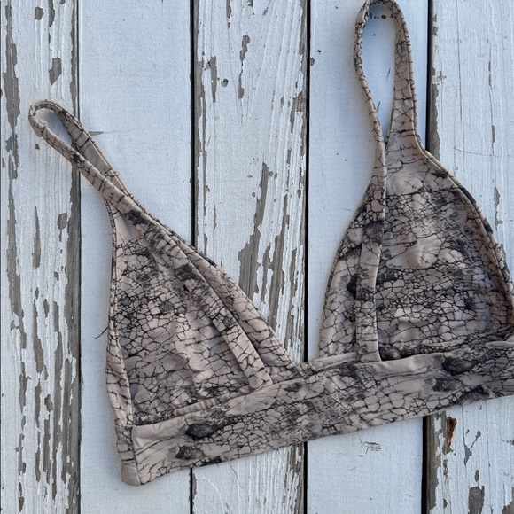 Boys + Arrows Fillis Bikini Top in Baja - Picture 3 of 5